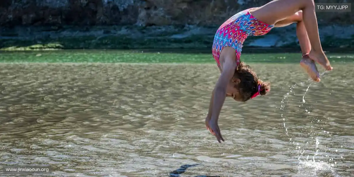 💥实时弹幕互动,与全球球迷共沸腾!⚽️